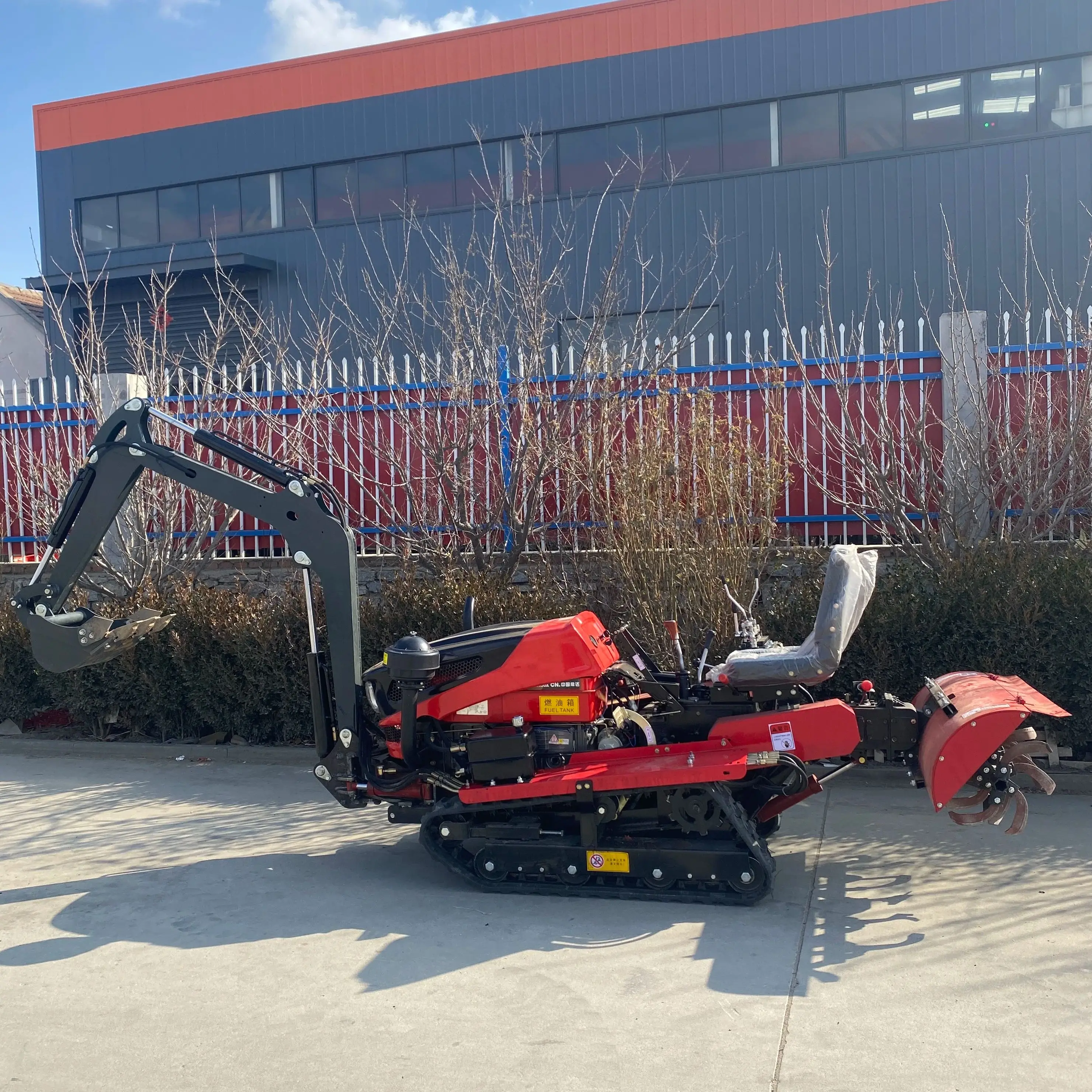 

Многофункциональный мини-трактор-культиватор 22 л.с. с экскаватором для полевых работ