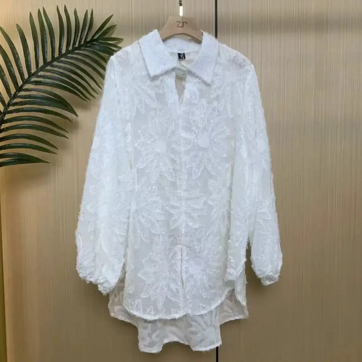 

Новый жаккардовый, тонкий и модный кардиган средней длины с длинными рукавами и пуговицами, свободный и элегантный топ, весна-лето 2023 г.