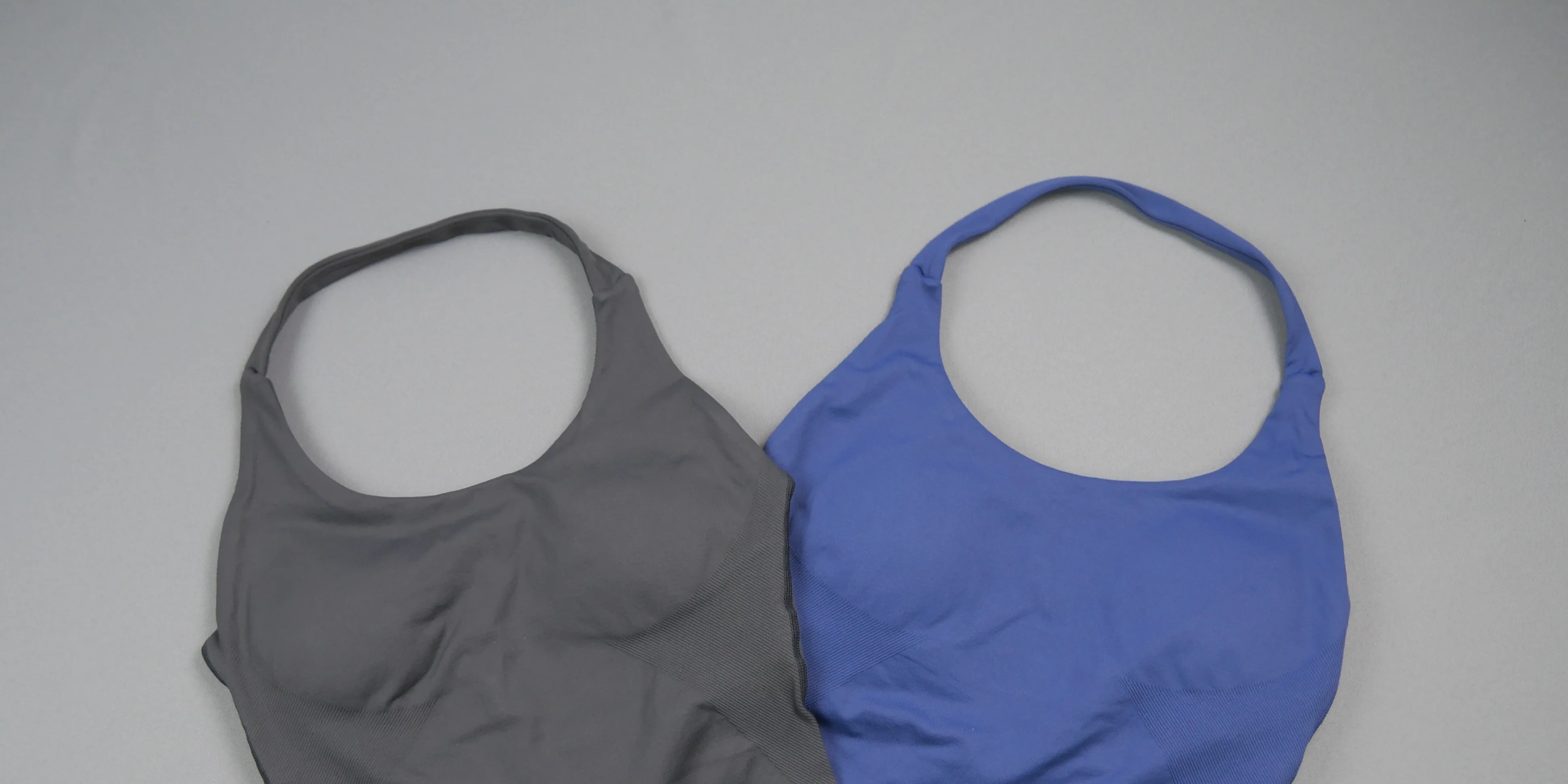 Nahtloses 2-Teiliges Yoga-Set für Damen, Langes Tanktop mit Breiten Trägern, Bauchkontrolle, Hochtaillierte Shorts, Schnelltrocknend, Hochelastisch, für Fitness – Detail 12