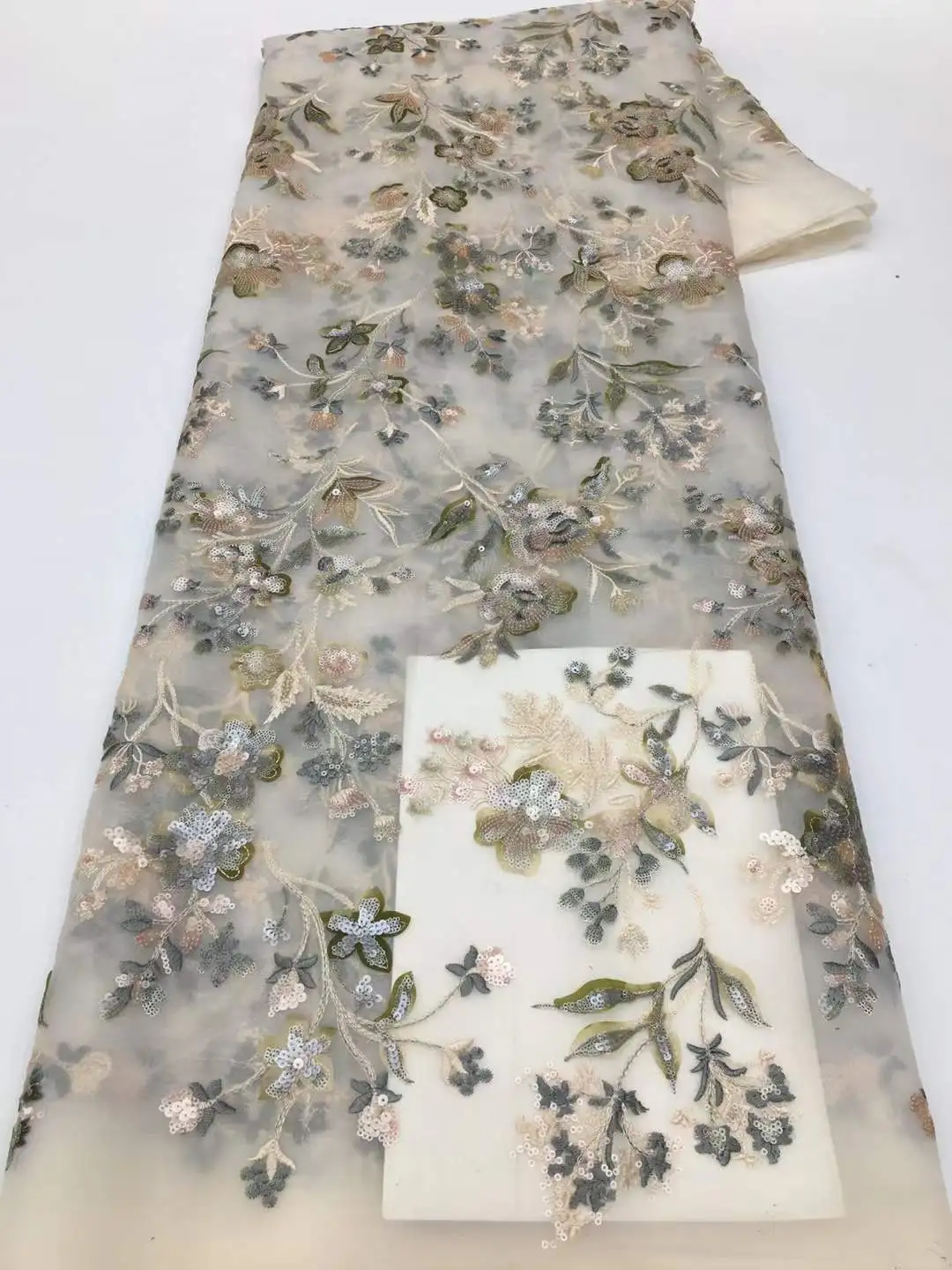 ナイジェリア高級スパンコールビーズレース生地 2025 高品質アフリカチュールレース生地フランス女性の結婚式のパーティードレス縫製