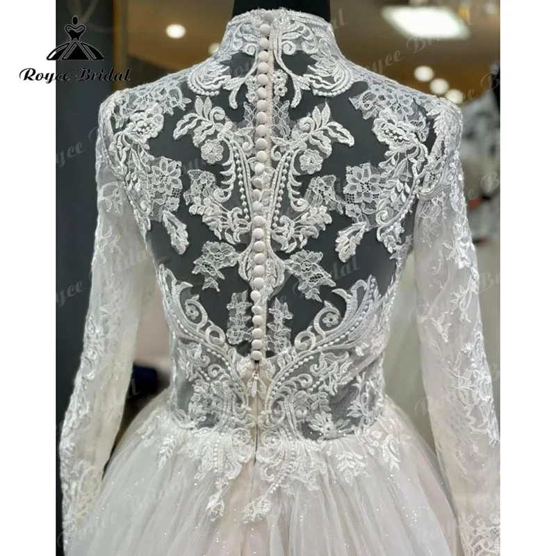 فستان زفاف فاخر الملكة رقبة عالية مزين بالدانتيل كم طويل أزرار الوهم Vestidos De Novias مصنوع حسب الطلب ثوب زفاف