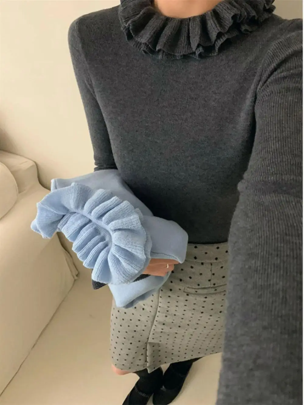 سترة نسائية محبوكة بياقة عالية بتصميم أوائل الخريف، طبقة أساسية بقصة ضيقة، ملابس داخلية، تصميم من الدانتيل على شكل زهرة