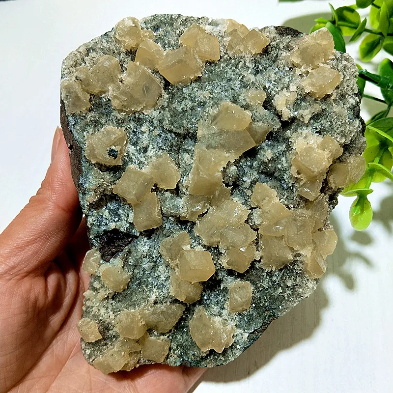 Natural Stone Raw Minerals Apophyllite Shining Crystals Ore Mark And Fluorite Symbiont Beautiful Feng Shui Room Decoration