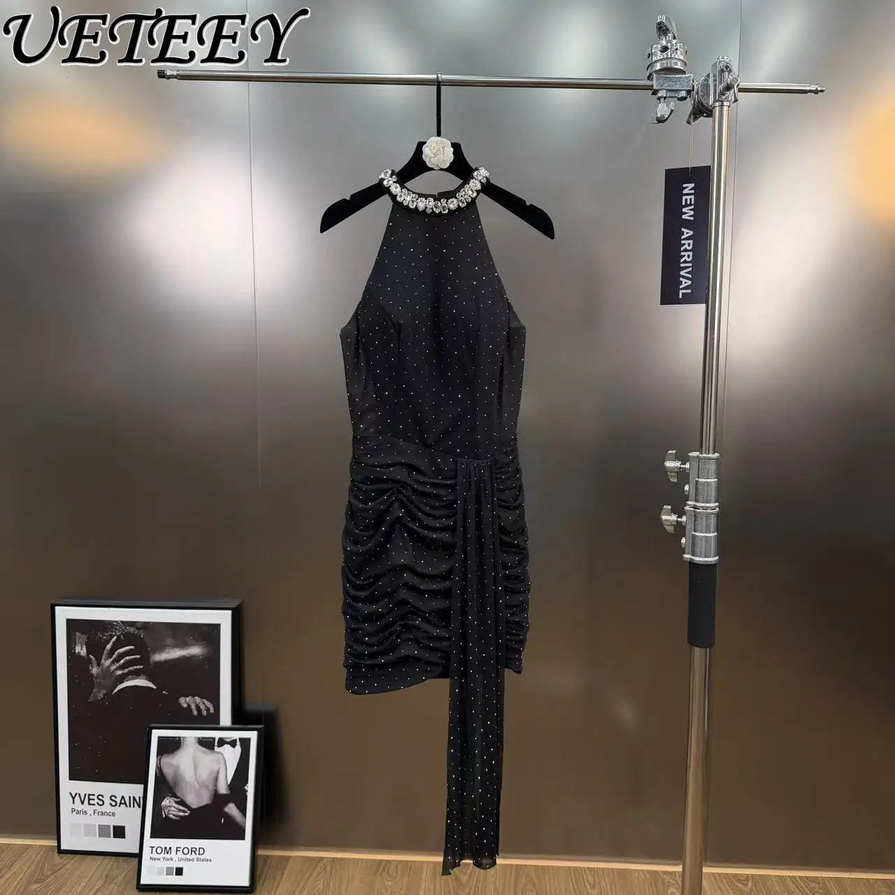 

Halter Neck Rhinestone Off-Shoulder Dress Elegant Women Black Slim Waist High-End Fashion Sleeveless Formal Short Dresses