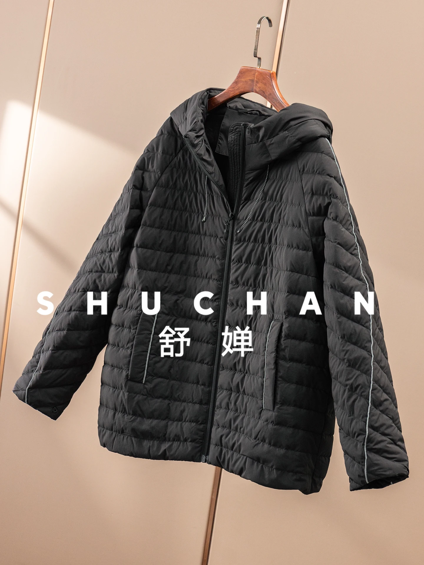 Lekka i ciepła kurtka puchowa z kapturem dla kobiet, wysoka jakość i spokój ducha, 90% biały puch kaczy, model 57E8