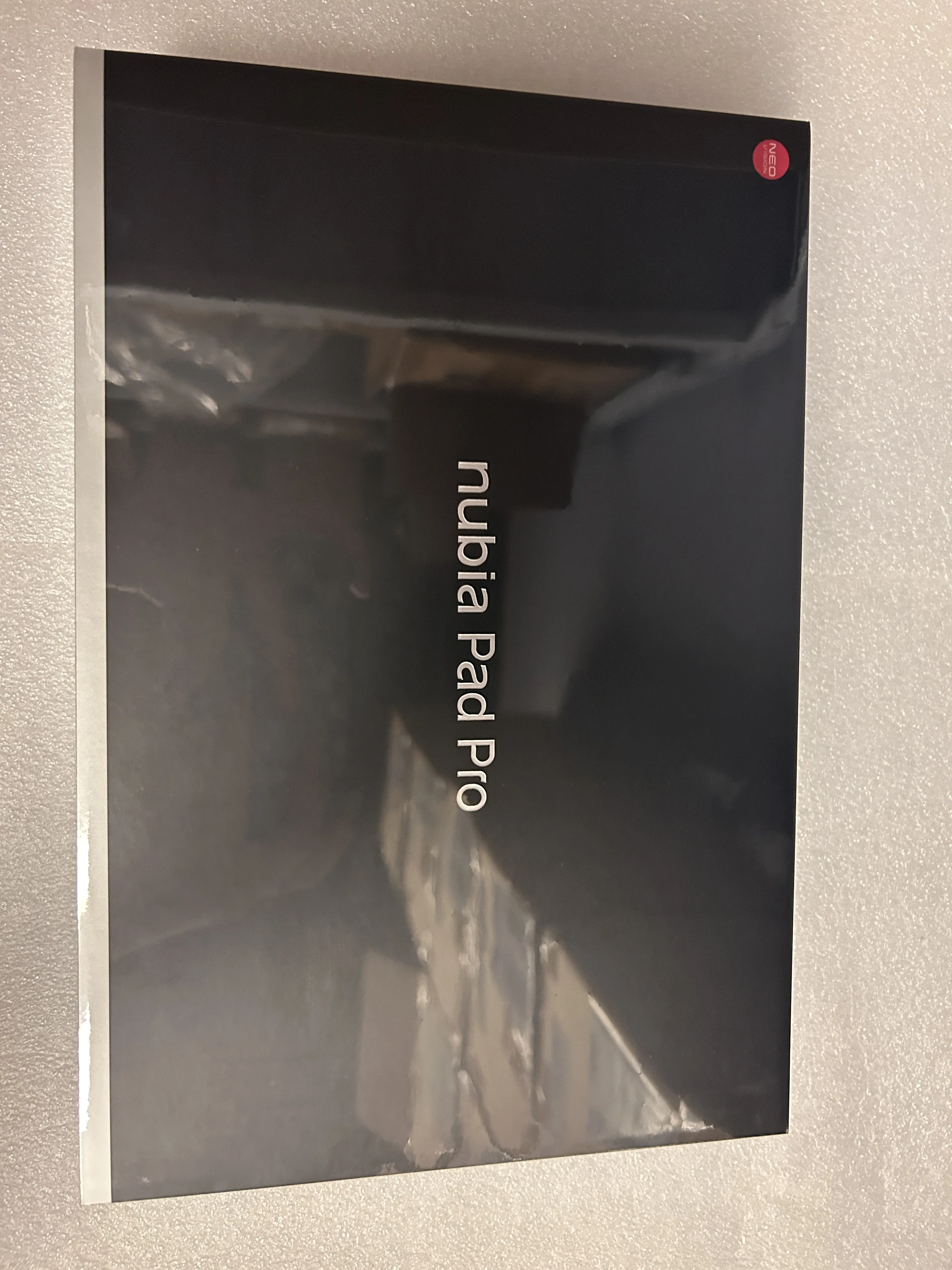Global Version Global Version Nubia Pro Pad Snapdragon® 8 Gen 3 10.9" 2880×1800 144Hz TFT 13MP+20MP 10100mAh 66W NFC