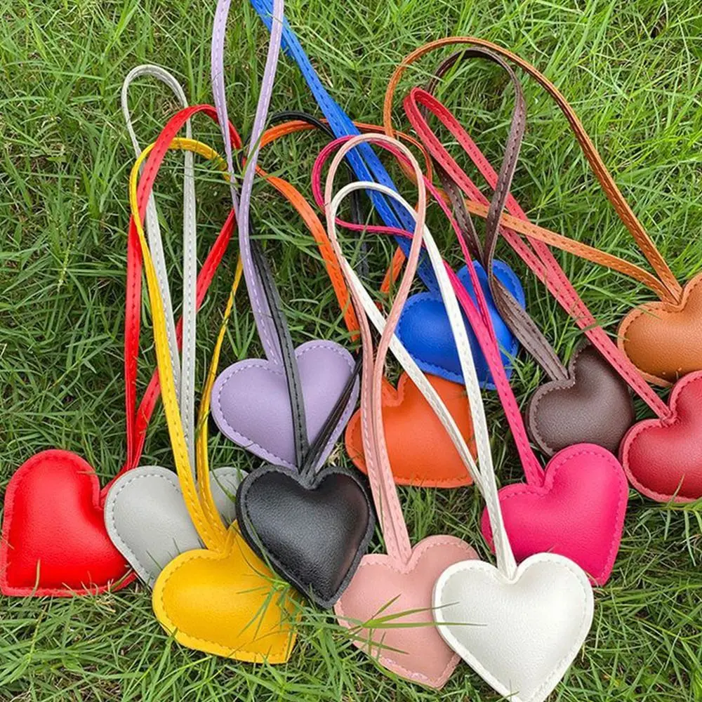 

Cute PU Leather Heart Keychain Love Cartoon PU Leather Hanger 14 Colors Car Keyring Bag Pendant Bag Ornament