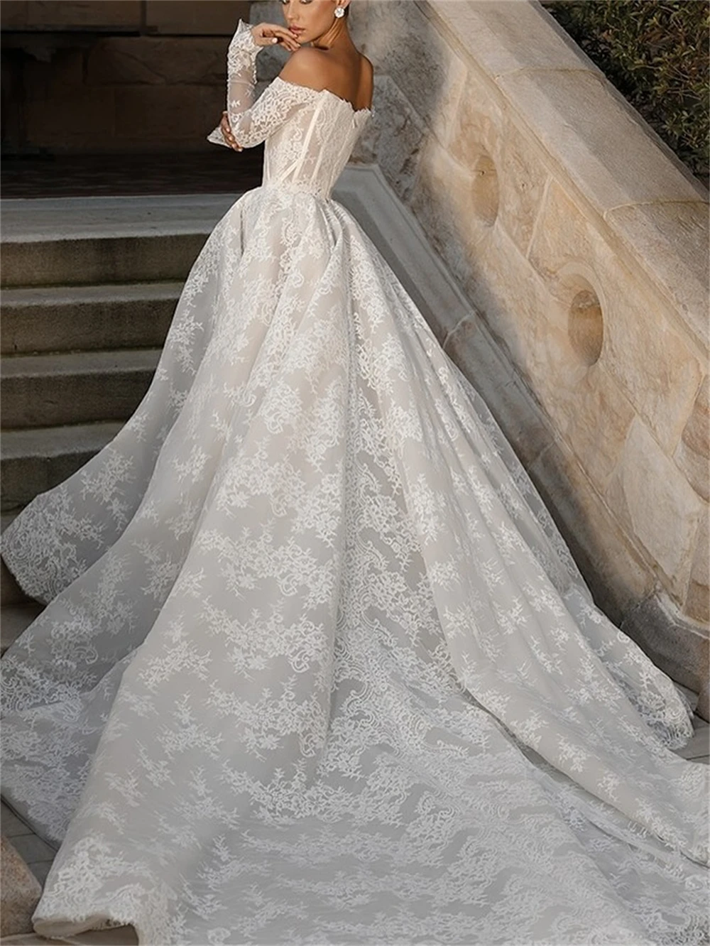 

Customized Elegant White Organza Wedding Dress Formal Boat Neck Long Sleeves Bridal Gown Soft A-Line Chapel Train Robe de mariée