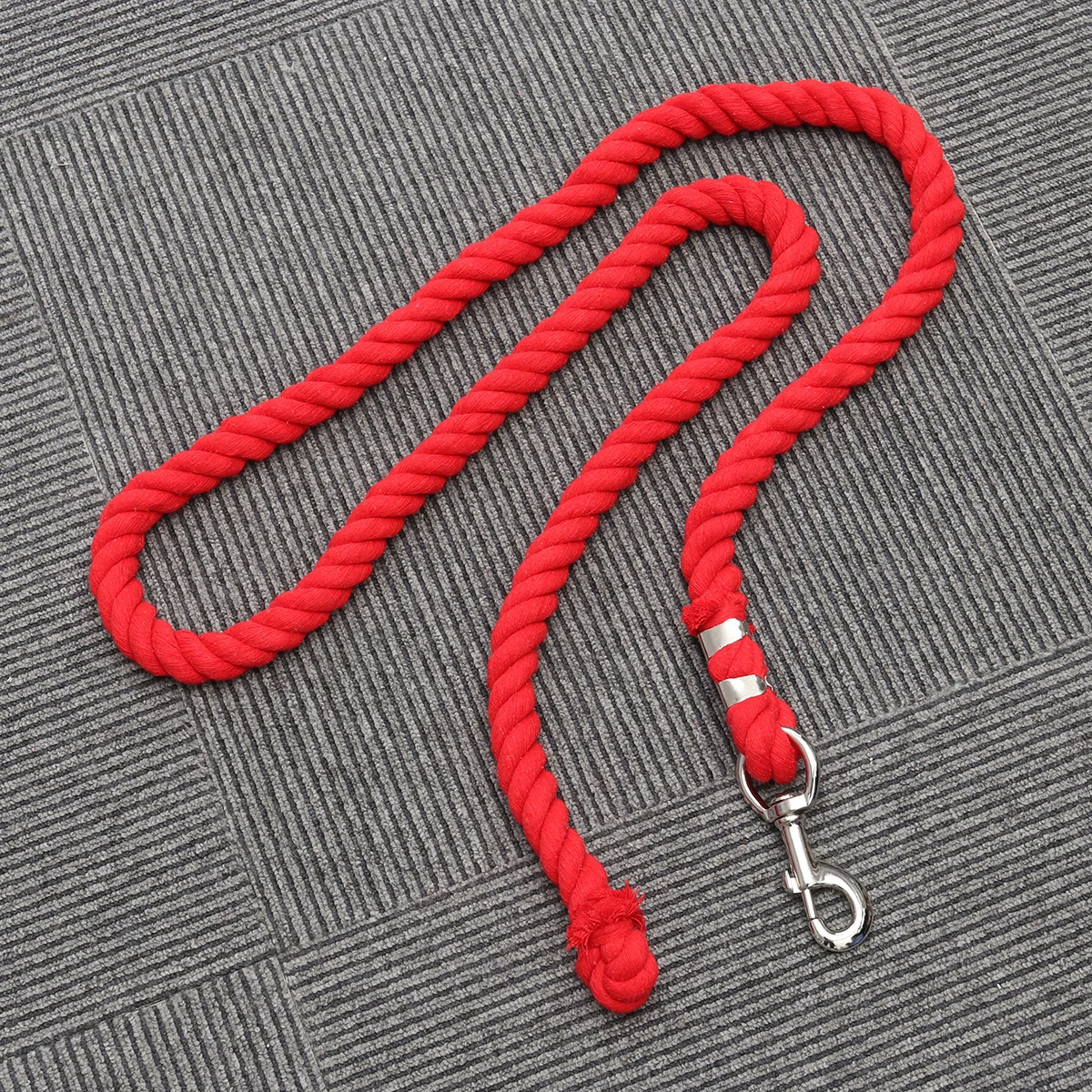 2-метровая универсальная прочная веревка с зажимом для повседневной стабильной езды. Веревка для лошади.