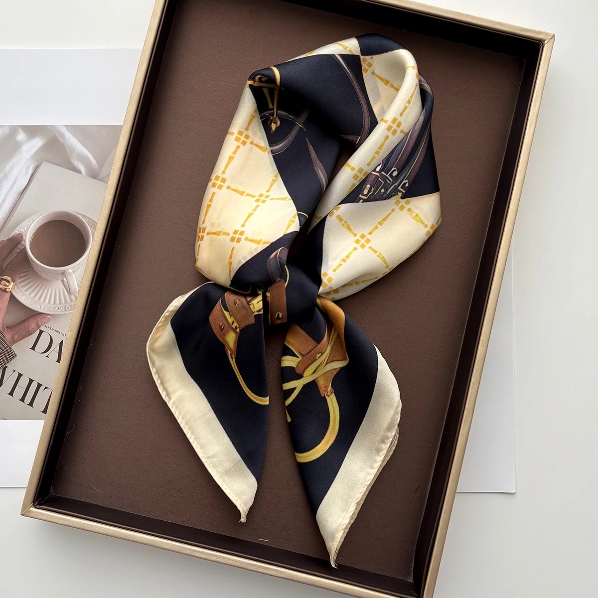 Sommer-Schal für Damen, Imitation-Satin, quadratisch, luxuriöser Druck, Haarband, Foulard, Bandana, Dekoration, Halstuch, Stirnband – Detail 7
