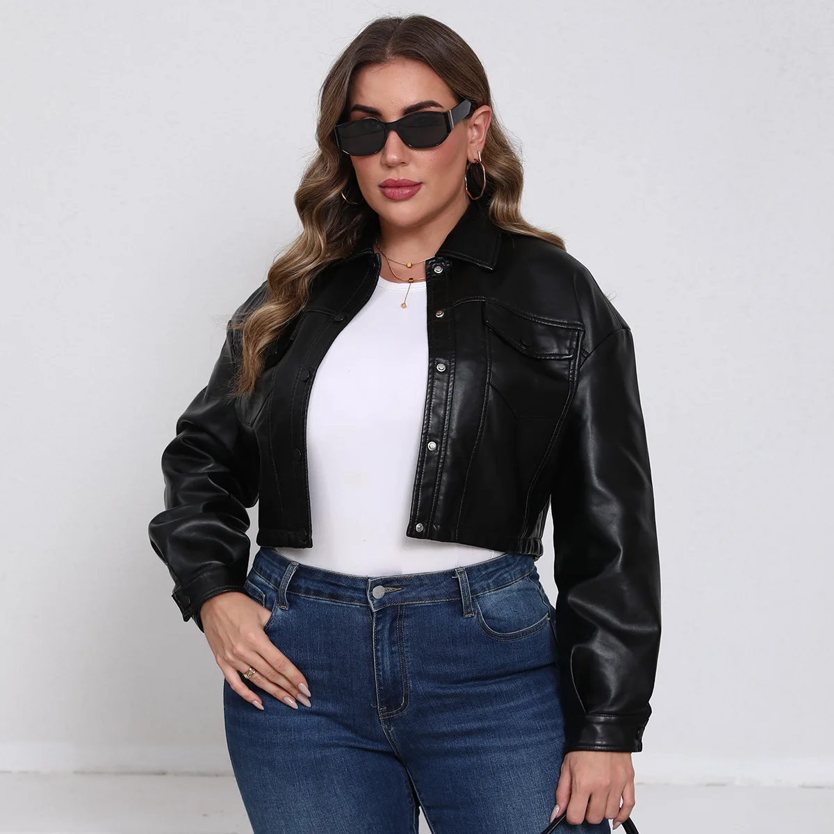 Chaqueta corta de PU de talla grande para mujer, ropa de abrigo de moda de piel sintética con solapa y un solo pecho, suave, duradera, resistente al viento, fácil de combinar