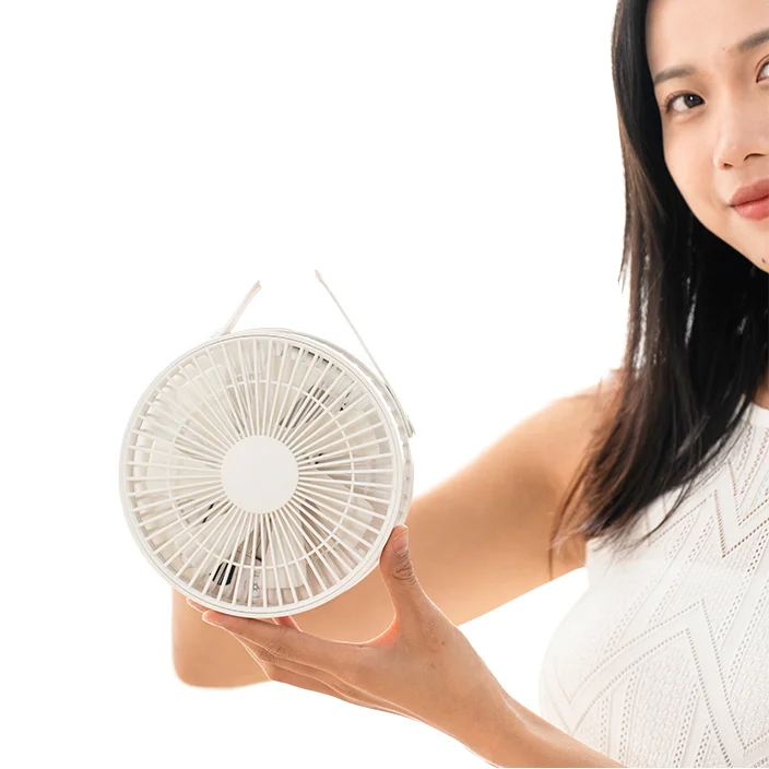 مروحة سطح مكتب هادئة قابلة للطي عالية السعة مع إضاءة ليلية وشاشة رقمية لتدفق هواء قوي