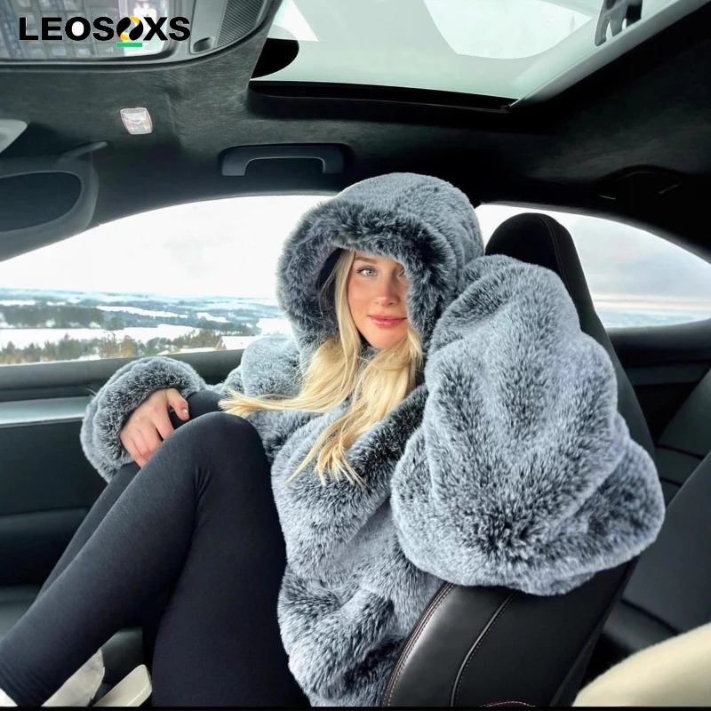 

Women Faux Fur Hooded Coats Y2k Jacket Short Overcoats Long Sleeves Zippper Thick Loose Fit Officelady Casual 2025 Autumn Winter