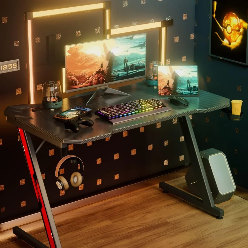 مكتب ألعاب من ألياف الكربون: محطة عمل للكمبيوتر الشخصي على شكل Z للمكتب المنزلي والألعاب