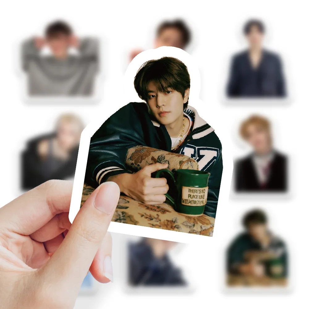 10/30/50/103 Pezzi Adesivi Stray Kids Gruppo K-pop Decorazione per Laptop Custodia Telefono Tazza d'Acqua Decalcomanie Impermeabili Giocattolo