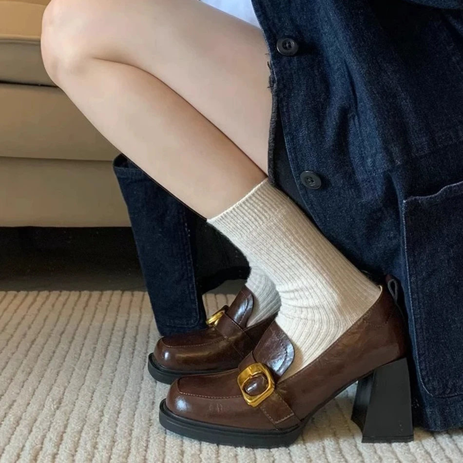 

2025 New retro square-toed, thick-heeled loafers, elegant mid-heeled small leather shoes for women, British-style shoes