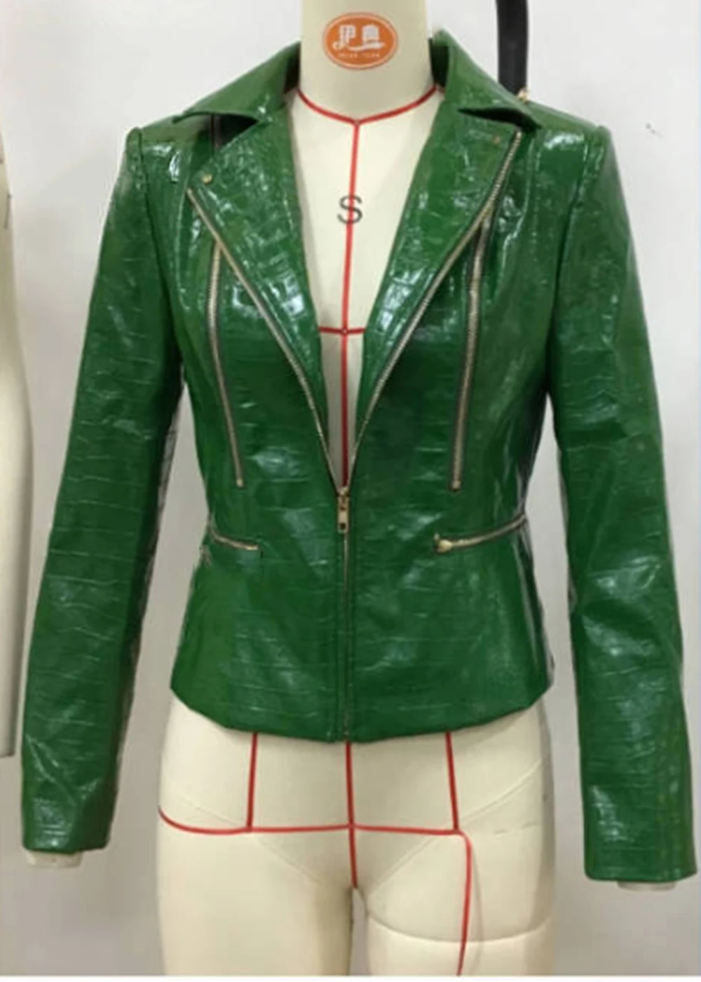 

Women's Glossy Green Croc Print Faux Leather Biker Jacket V-Neck Slim Zip Up Moto Short Coat Versatile Autumn/Winter Outerwear