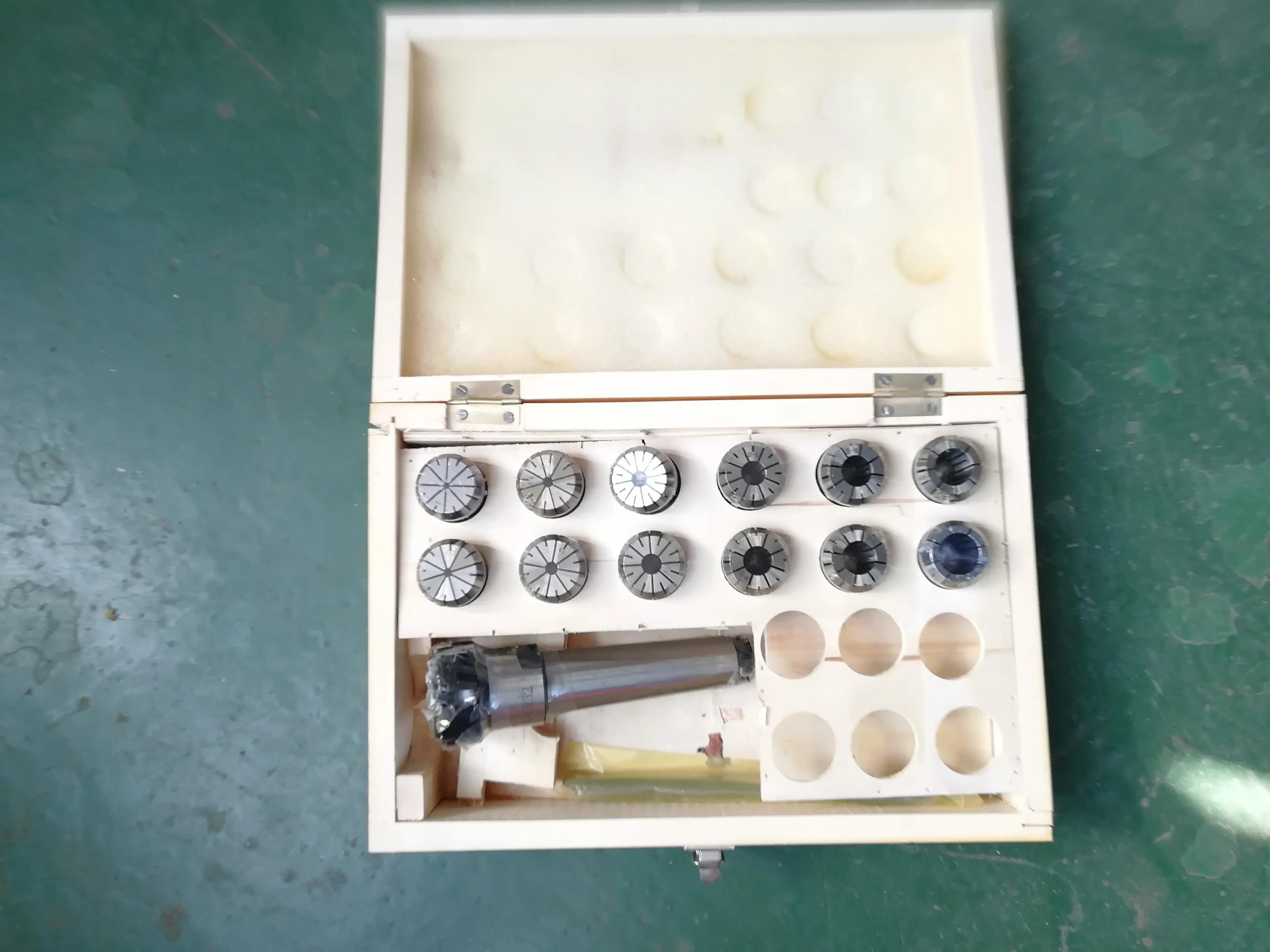 AIROW R8  Milling Chuck 8 Pcs Set for Milling Machine