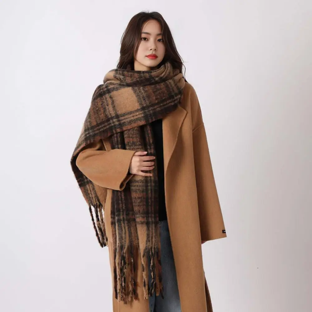 Women Cozy Winter Scarf Oversized Plaid Scarf for Women Winter Shawl Wrap with Tassel Detail Stylish Style Warm Scarf for Ladies