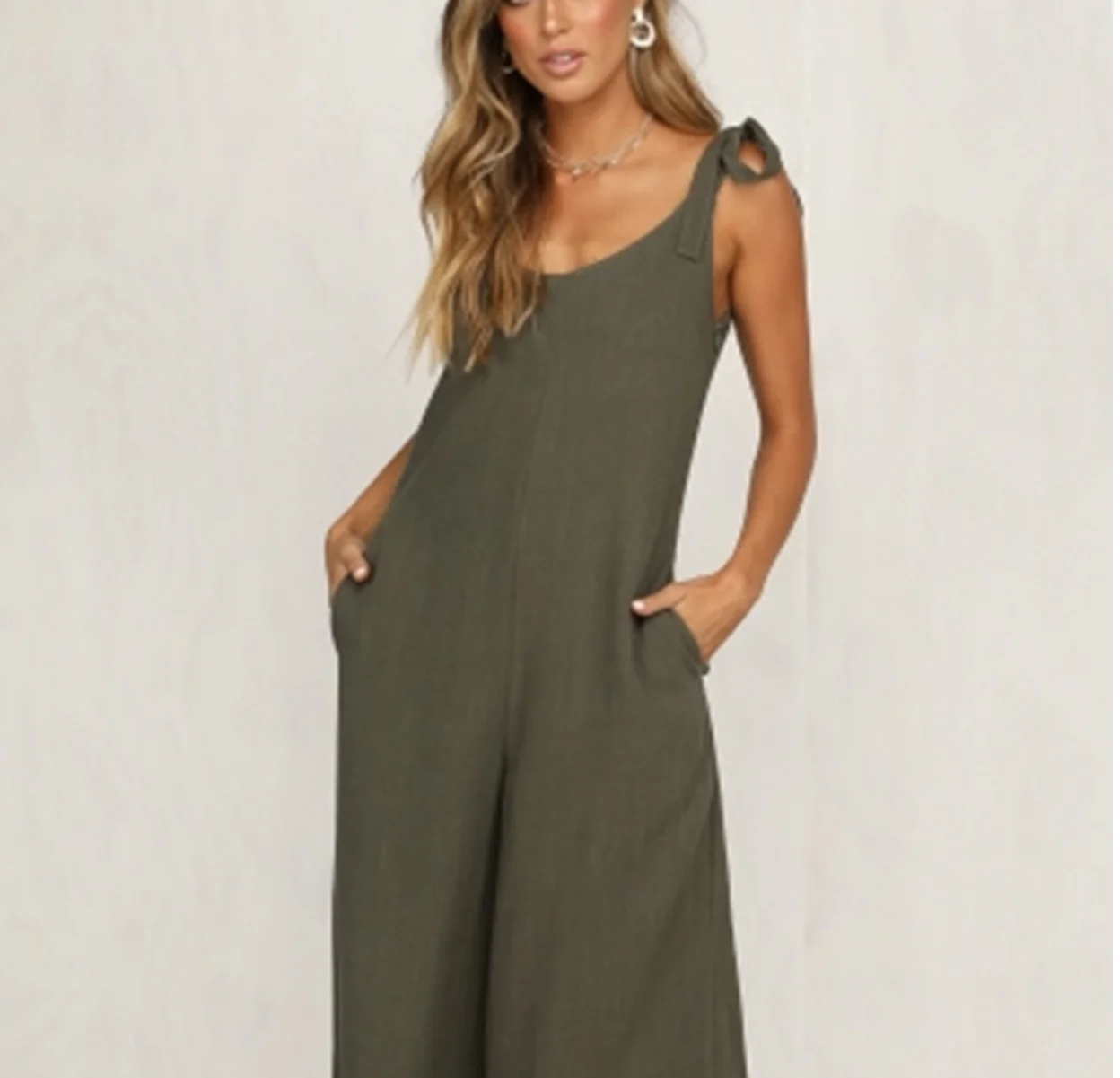 

Women's Versatile Spaghetti Strap Jumpsuit Wide-Leg Pants Fashionable Jumpsuit