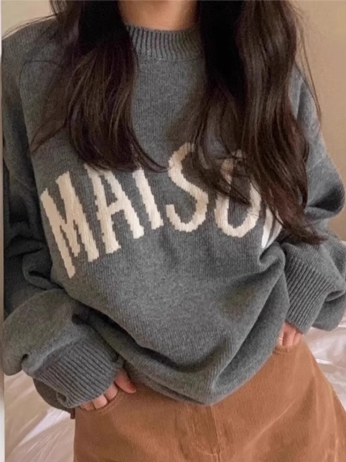 シックな秋冬怠惰なスタイルラウンドネックレタープリントルーズ多用途カジュアルニット長袖セーター女性のための