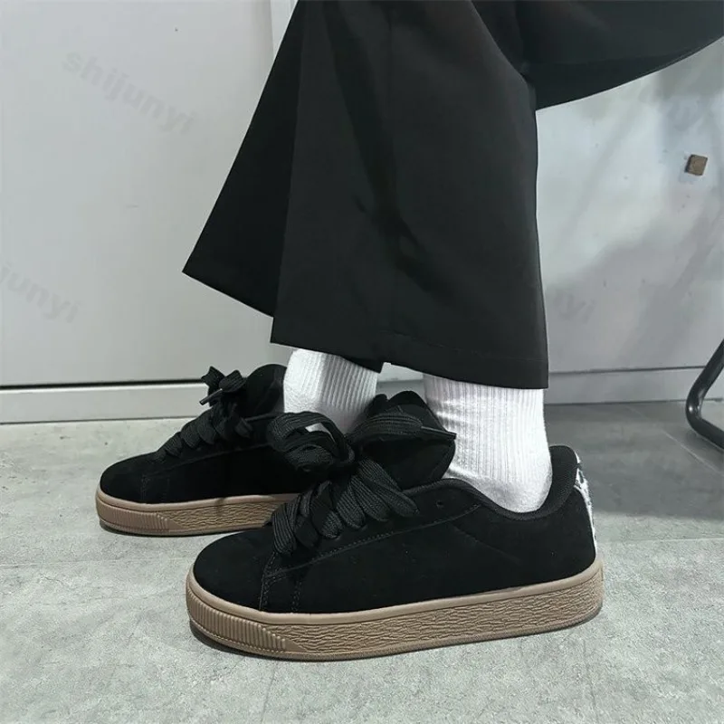 Zapatos informales con plataforma para hombre, zapatillas vulcanizadas con cordones cruzados, cómodas, antideslizantes para exteriores, primavera y otoño, 2025
