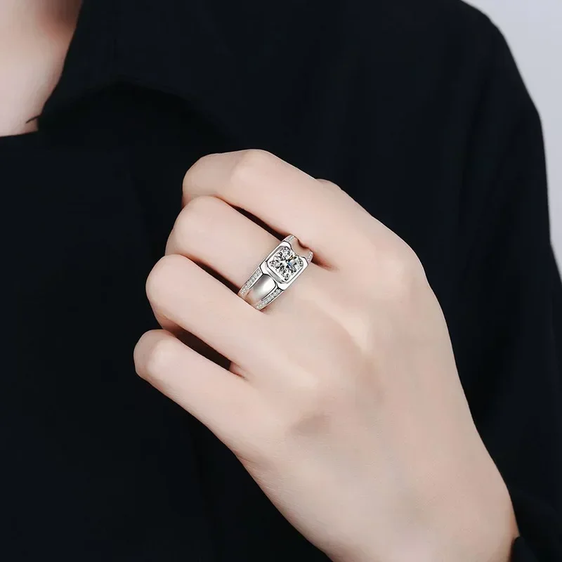 

Retro Men's Ring Pt950 Platinum, Luxury Style Four Claw Set 1 Carat Moissanite Diamond Rings Wedding Jewelry Boyfriend Gift