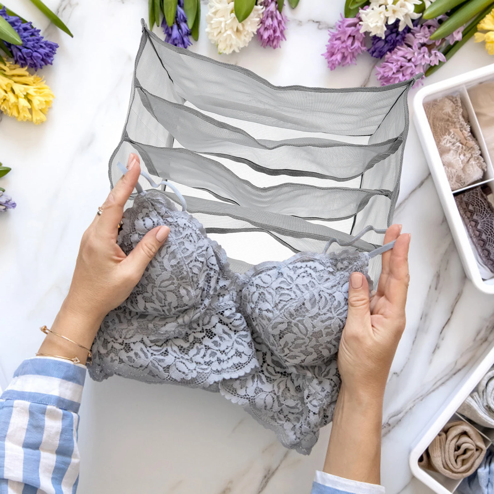 

1Pcs Mesh Underwear Organizer Box Bra Closet Storage Box Tidy Partition Design Breathable Texture Underwear Organizer