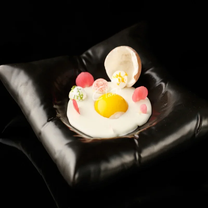 Creative Ceramic Imitation Pillow Dinner Plate Cuisine Square Plate White Black Dessert Plate Artistic Conception Tableware