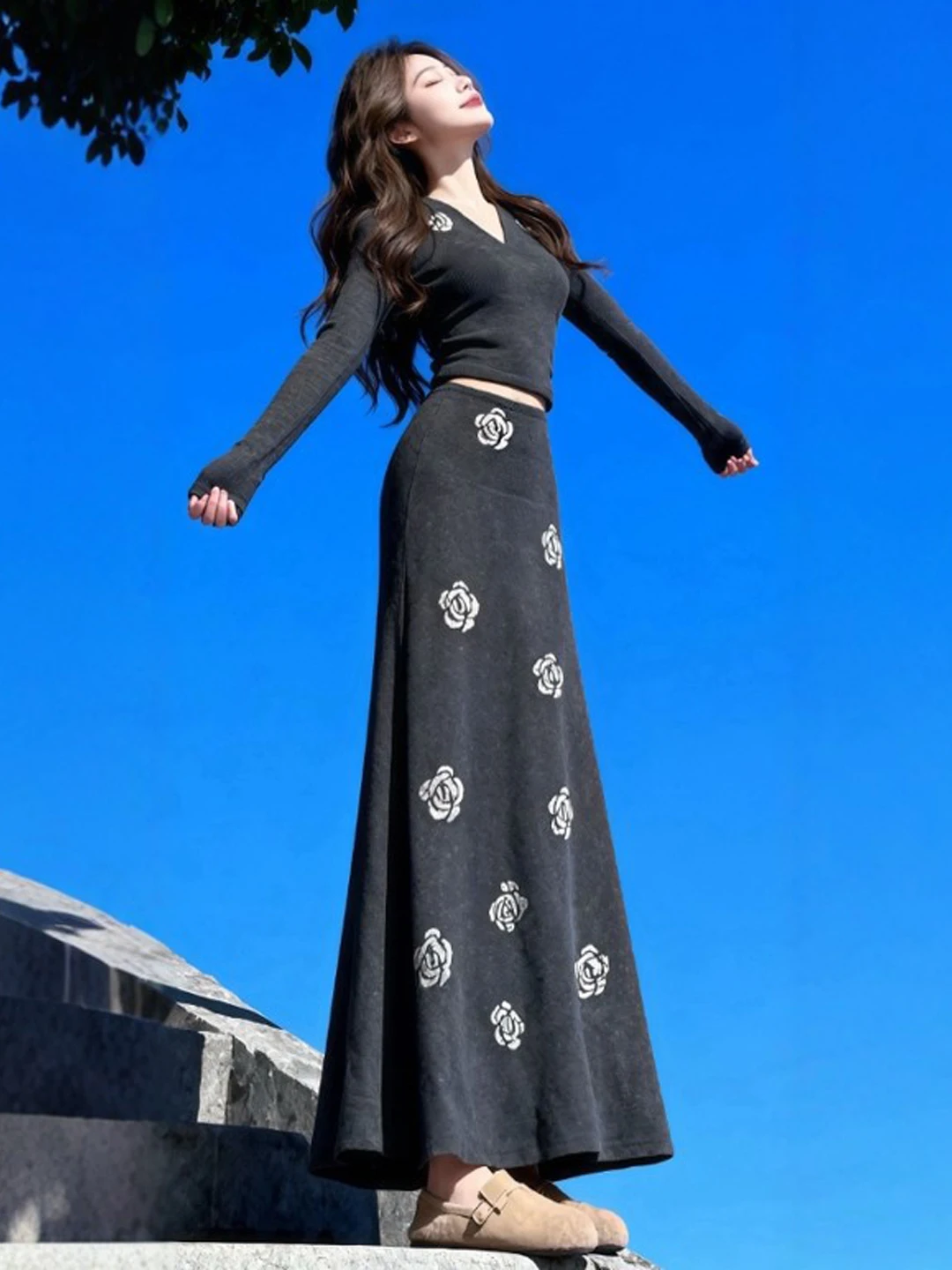 

Ретро-комплект из двух предметов: топ с V-образным вырезом и юбка, антивозрастной, на каждый день, весна 2026, корейский стиль, комфортный хлопок