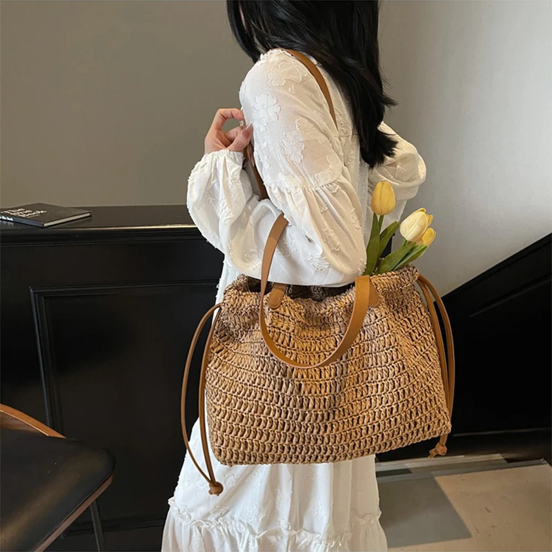 

Retro Style Woven Drawstring Handbag New Casual Shoulder Bag Large Capacity Solid Color Storage Bags Portable Outdoor Straw Bags
