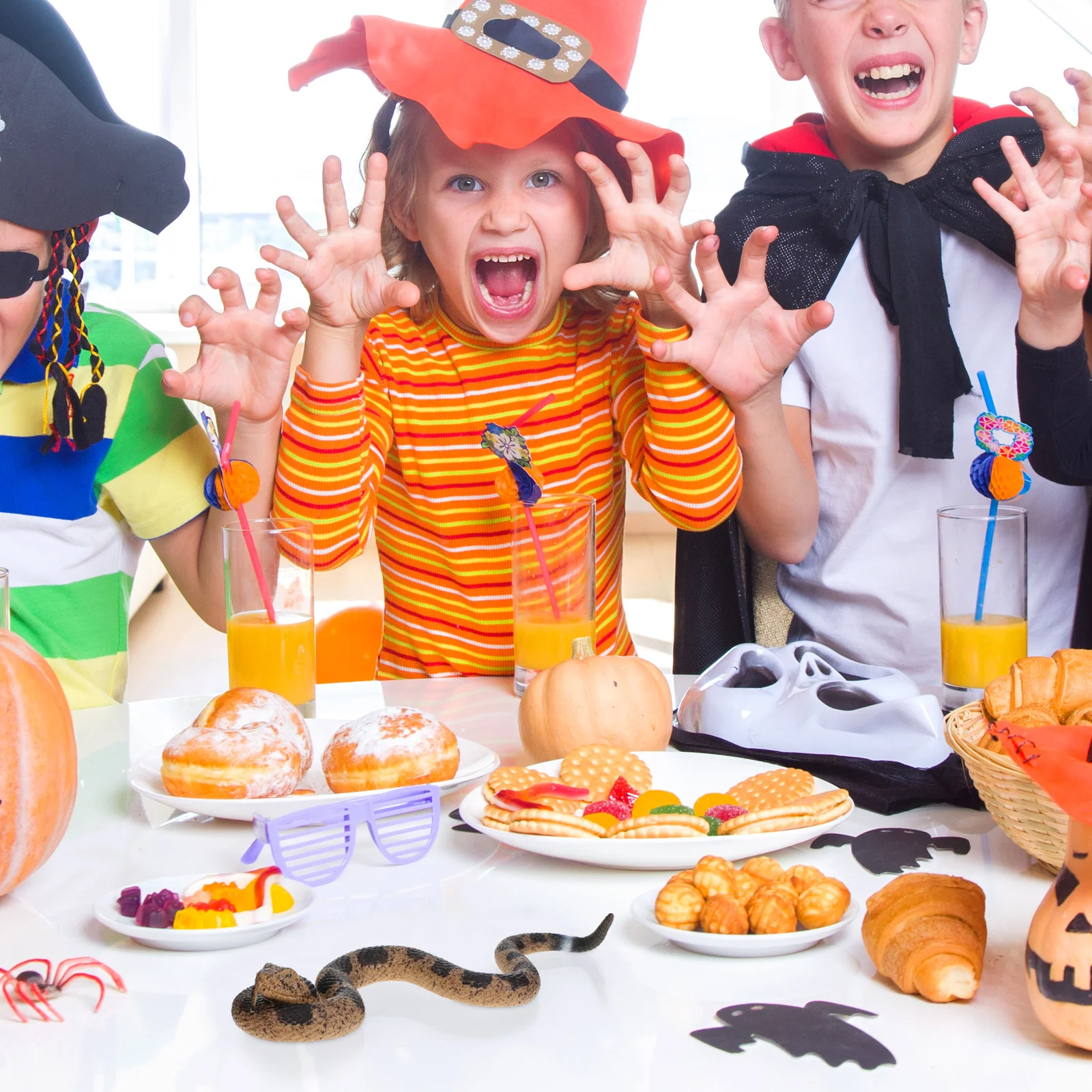 

2Pcs Realistic Rubber Snake Lifelike Soft Rattlesnake Prank Snake Flexible Garden Decoration Halloween Outdoor Prop