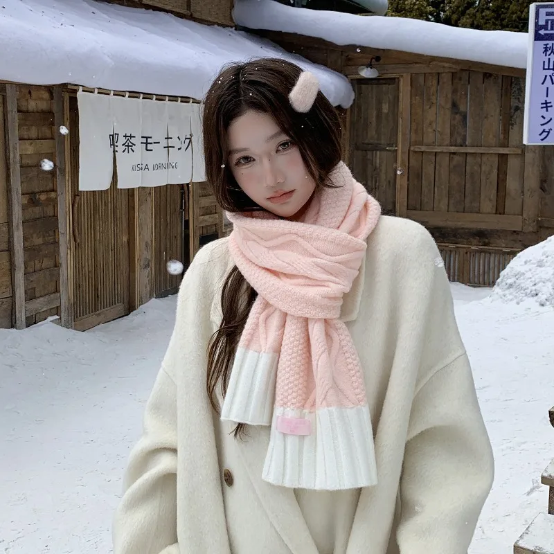 

Cable-knit color-blocked knitted wool scarf for women, preppy sweet contrasting color warm neck warmer for men