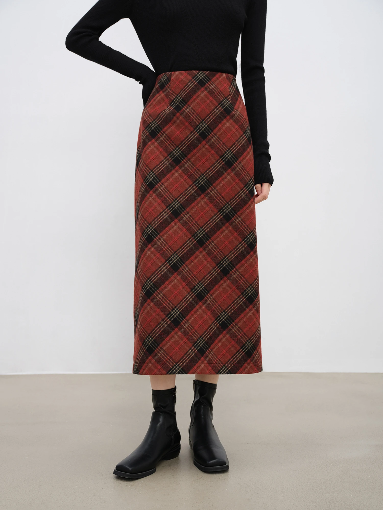 ZIQIAO Petite Size Retro Red Plaid Straight Tube Skirt for Women 2024 Winter New High Waisted Mid Length Skirt 24ZQ94351