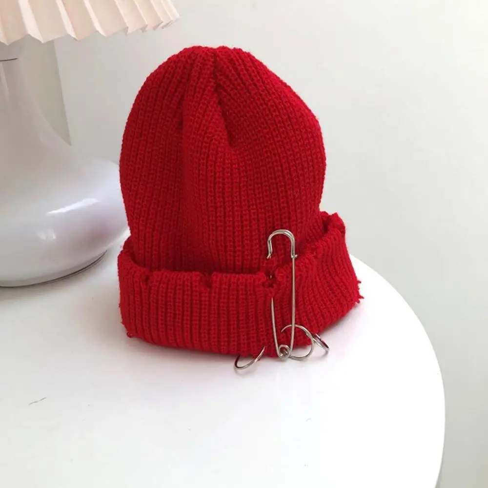 

Зимние теплые вязаные шапки унисекс с рваными отверстиями, тюбетейка с металлическим кольцом на булавке, шляпа без полей, шапка в стиле хип-хоп, ветрозащитные шапки