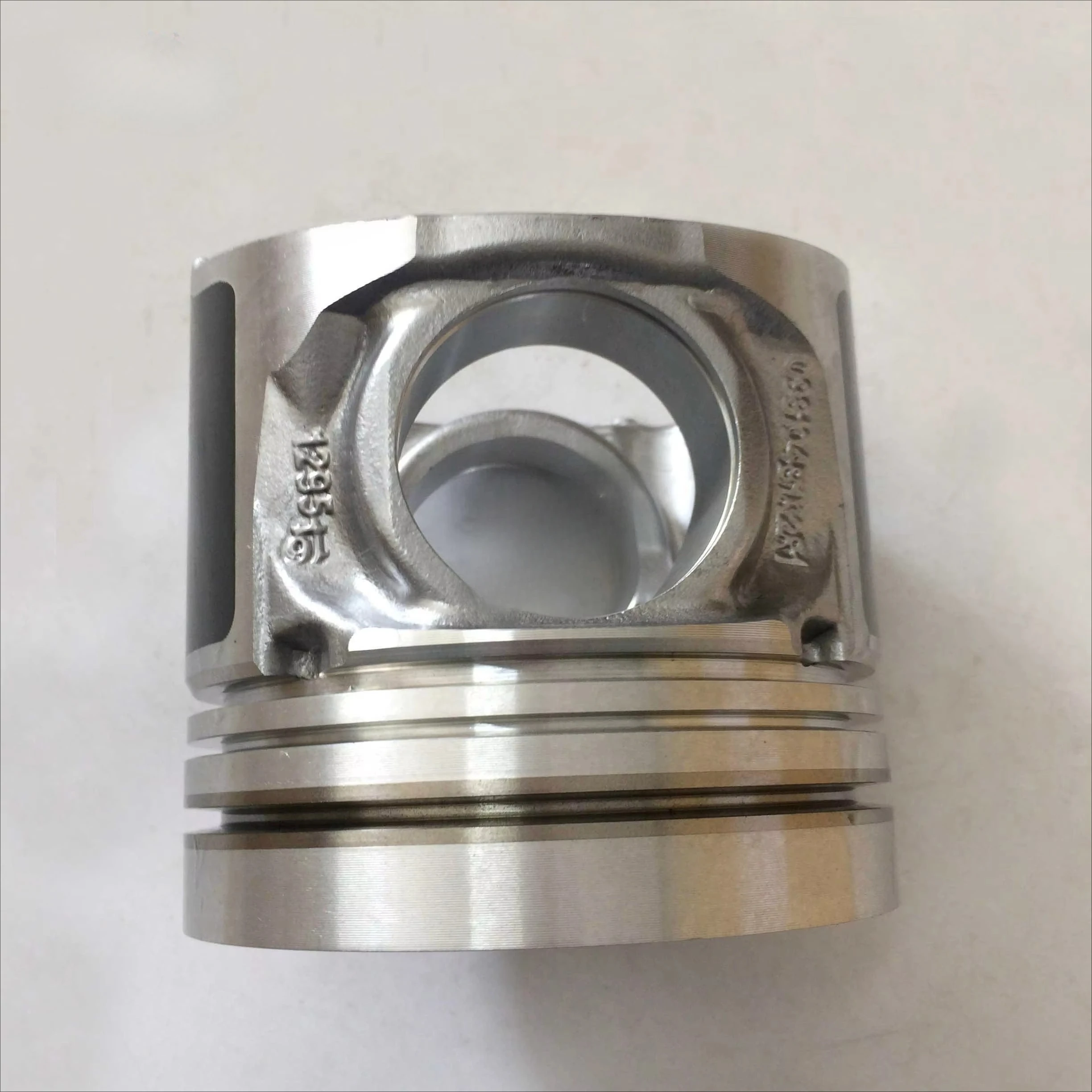 VOE21291110 Engine Piston 21291110 Engine Spare Parts Accessory For D6E D6D EC210B Industrial Excavator Equipment Servicing