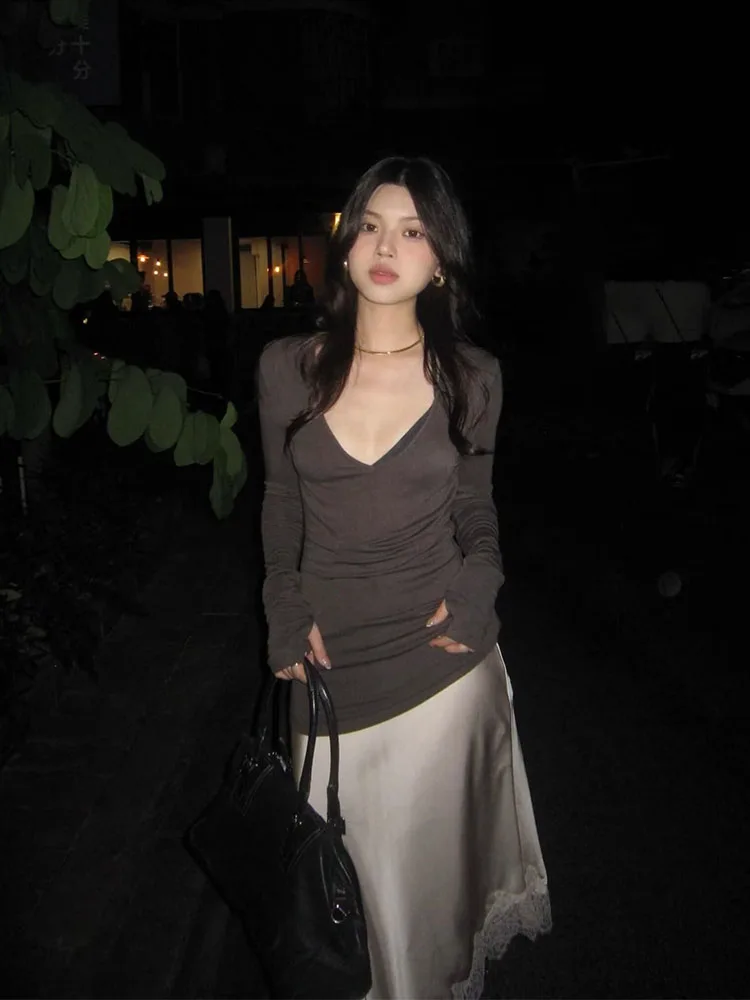 HH امرأة الربيع أزياء التنقل الحرير الساتان غير المتماثلة تنحنح الدانتيل الديكور تنورة الإناث عارضة الشارع نمط منتصف طول تنورة #5