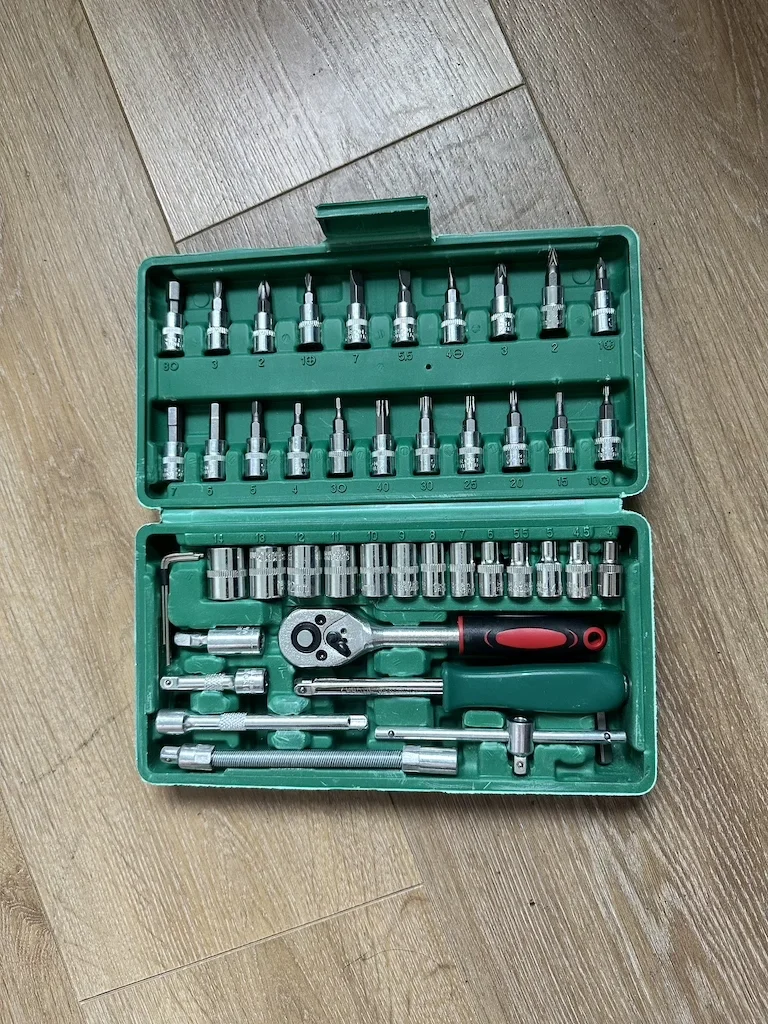 

46 Pcs Steel Household Auto Tools Wrench Socket Ratchet Wrench Set Hand Tool Set Car Repair Tool Box