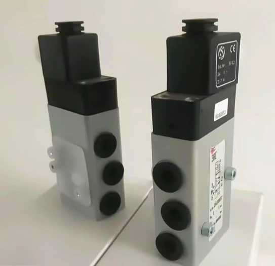 2623079  Pilot Operated Solenoid Valve Two Position Five Way Directional Valve