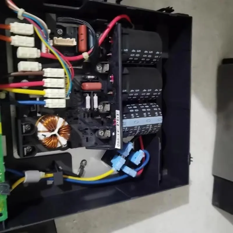 

Parts are suitable for Daikin inverter air conditioner external computer board main board 2P091557-1/3/4 module 2P106021-1/2