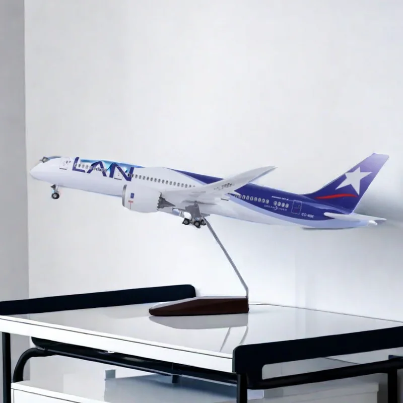 47CM Chile LAN Airline Airplane Model Toy 787 B787 LANChile Dreamliner Aircraft 1/130 Plastic Resin Replica Plane For Collection