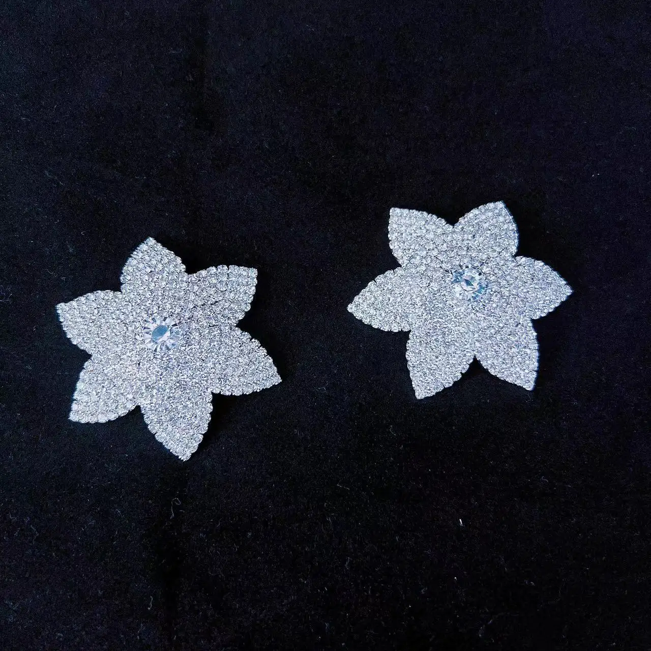 Más estilos de pegatinas redondas cruzadas de cristal para cubrir el pecho, joyería corporal sexy para mujer, juego de parches de pecho de diamantes de imitación brillantes de lujo, Jew