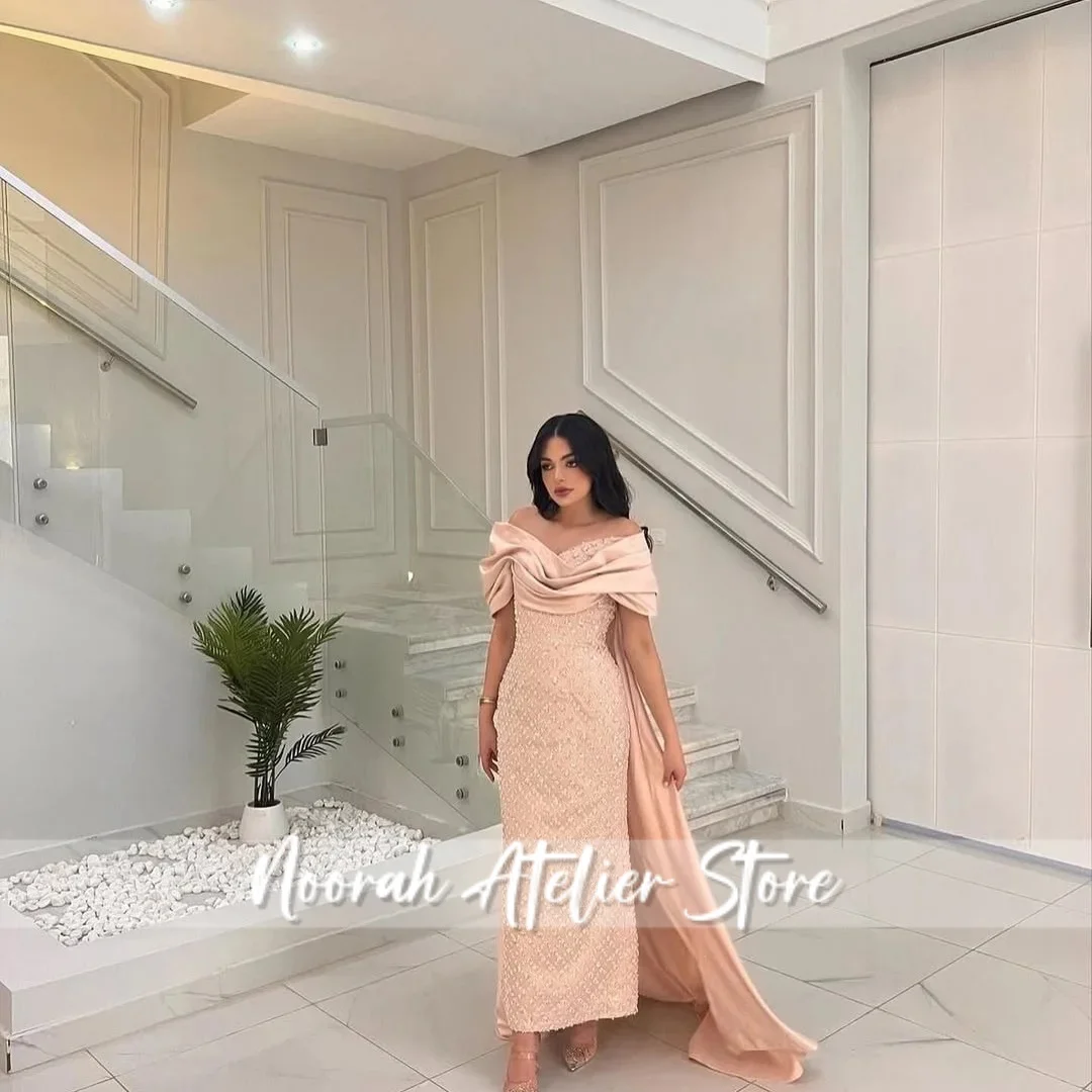 Abiti da sera da donna di lusso di alta qualità con scollo a barchetta rosa chiaro con spalle scoperte 2025 Abito lungo da festa di nozze Aline personalizzato