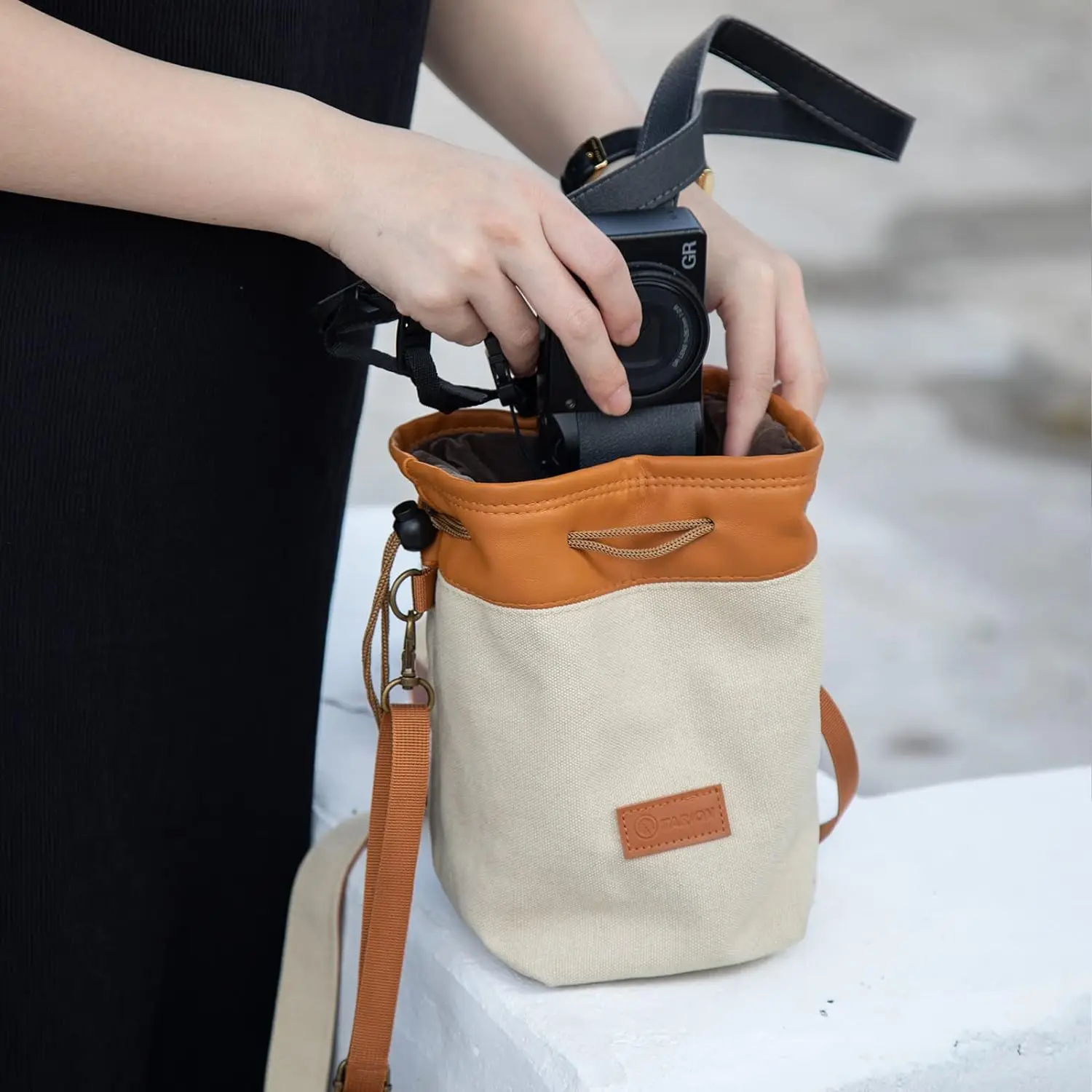 

Drawstring Camera Bag with Strap- Camera Lens Carrying Bag with Shoulder Strap Vintage Canvas Lens Case Camera Protective Pouch