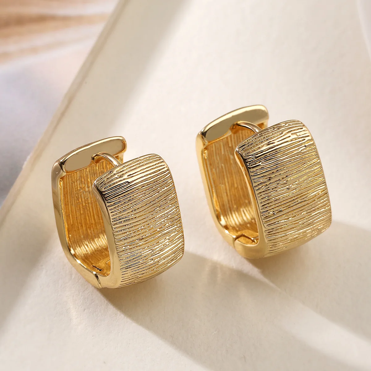 GANPUP Elegante Geometrische Quadratische Mattierte Creolen für Damen Luxuriöser Neuer Modischer Trendiger Ohrschmuck Geschenk für Party серьги – Detail 4