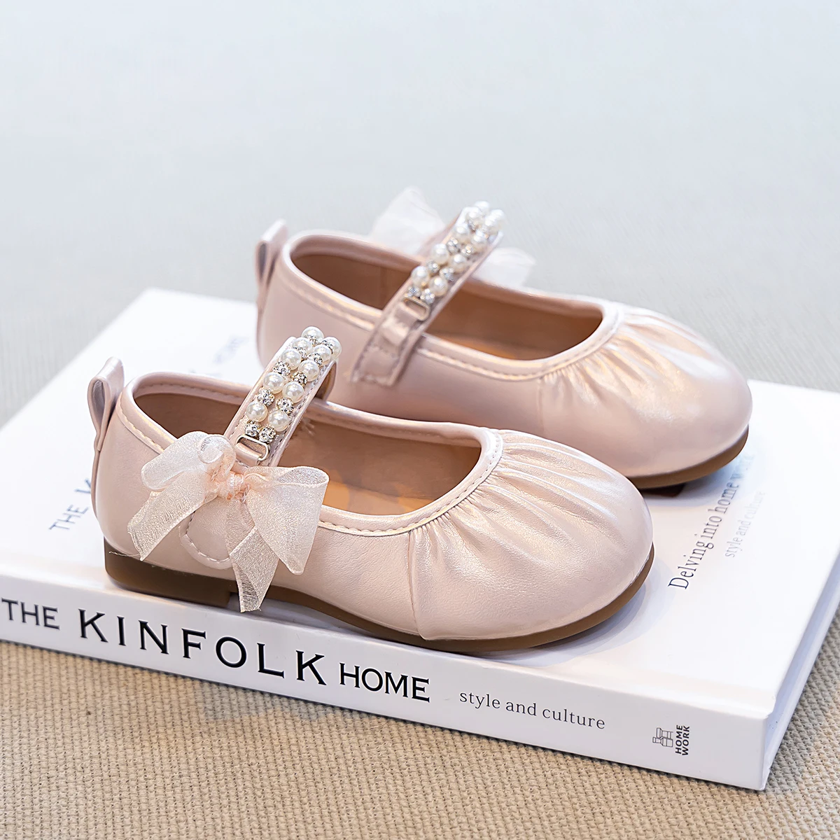 Girls Beaded Strap Leather Shoes 2026 New Summer Kids Mary Jane Flats Soft Sole Simple Trendy Princess Party Wedding Daily Wear