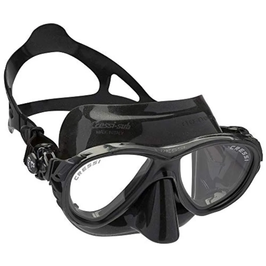

Scuba diving mask for adults silicone material black color anti-fog system and ergonomic fit