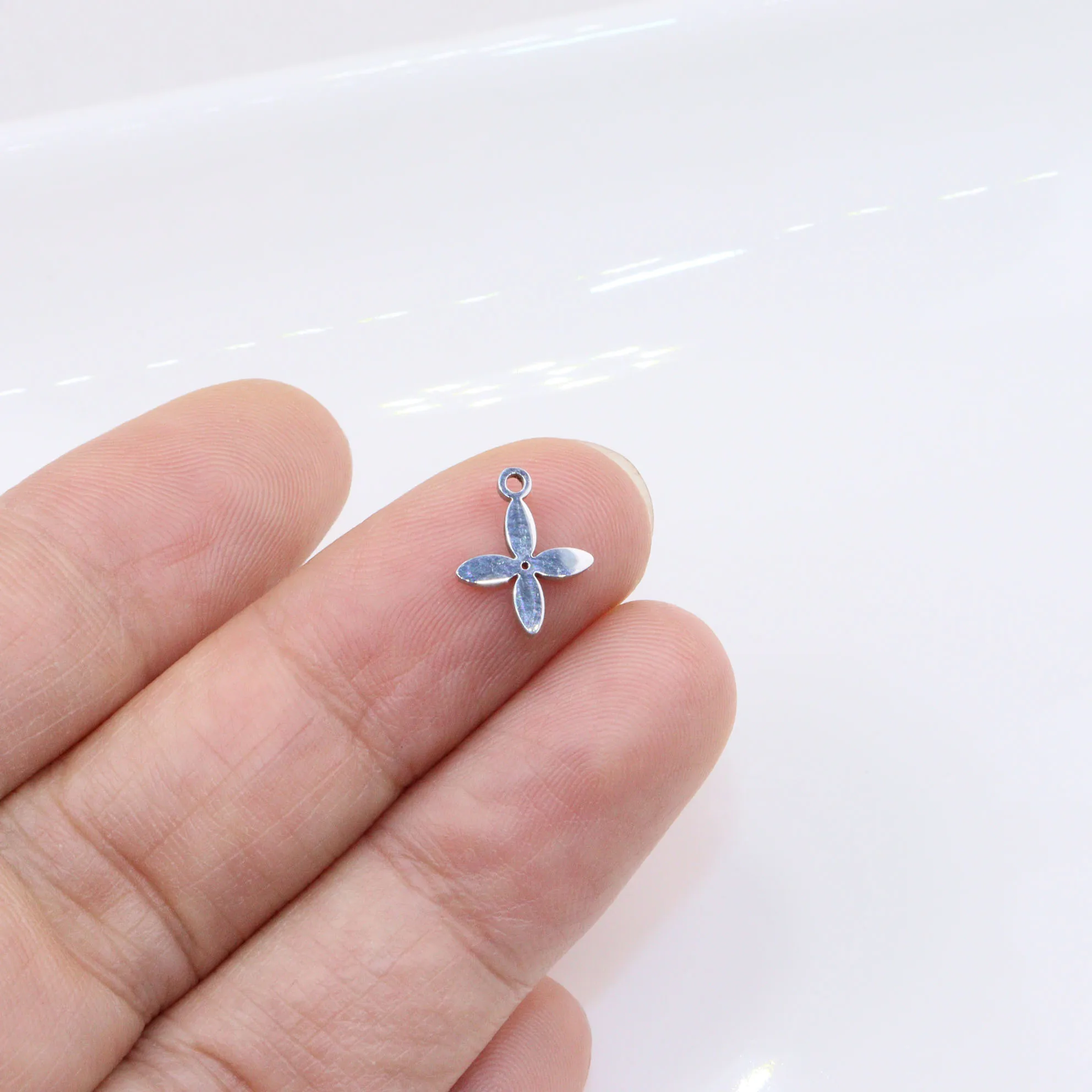 10pcs Wholesale Stainless Steel High Quality Mirro Polish Flower Girls Charms Pendant DIY Necklace Bracelets Unfading Colorless