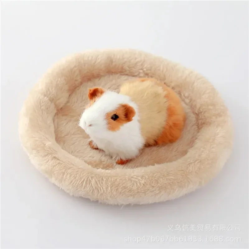 

Breathable Soft Fleece Animal Bed Cushion Mat Hamster Pet Pee Pad Guinea Pig Mat Cage Squirrel Hedgehog Rabbit Warm Plush Mat