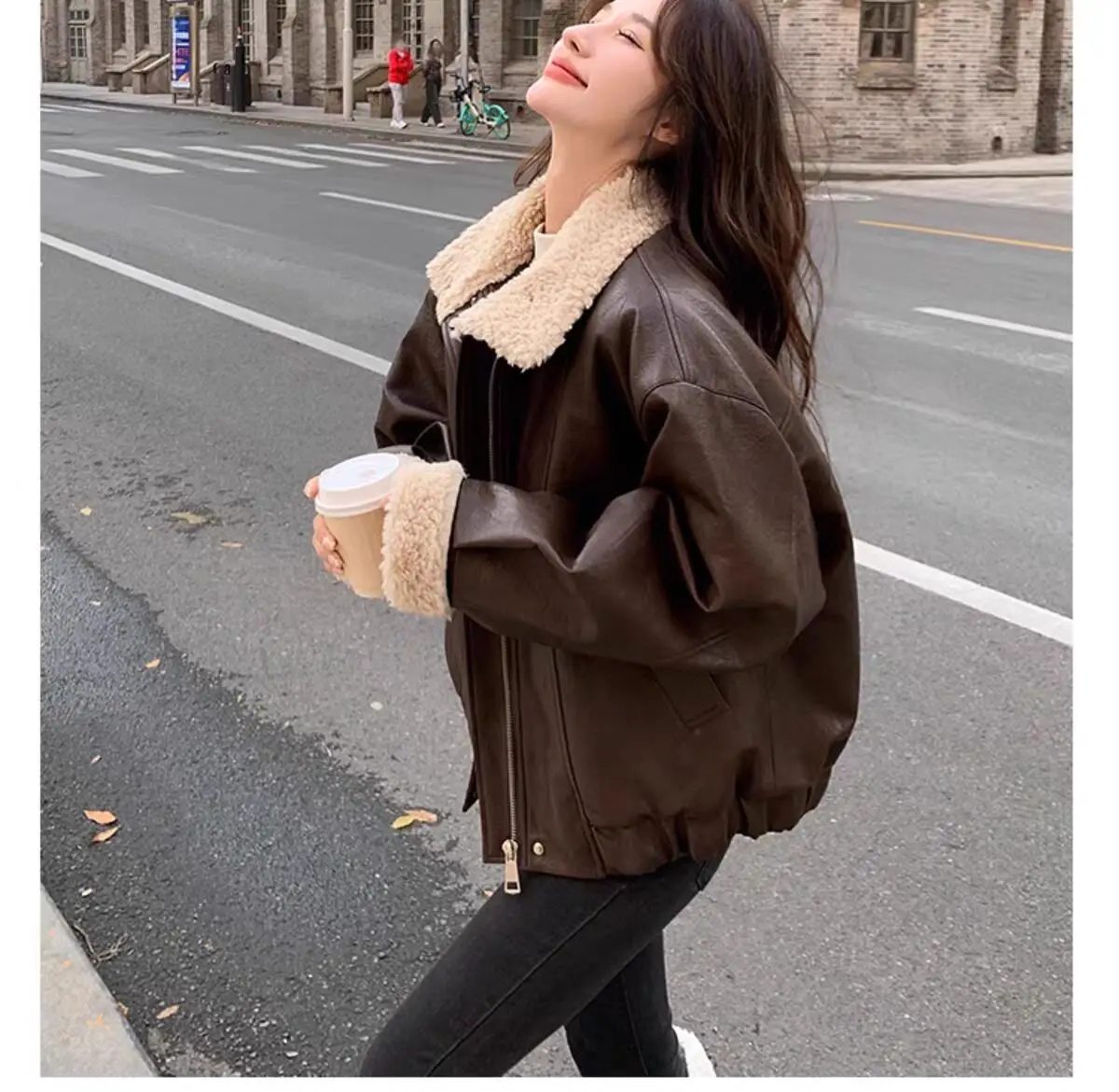 Amerikanischen Retro Kaffee Motorrad Leder Jacke Für Frauen Herbst Winter Dicke Fleece Lamm Wolle Spleißen Leder Mantel Lose Warme